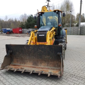Koparko ładowarka Komatsu WB93R-8