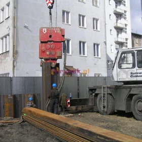 Używany wibromłot PVE 2316 VM do pracy na dźwigu
