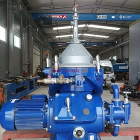 Wirówka do oczyszczania oleju i paliw