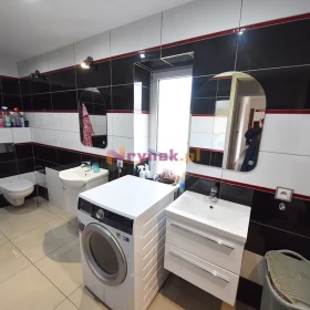 Dom na sprzedaż, pow. 200 m2, działka  25 ar, Błachów, 4 km od Dobrodzień.