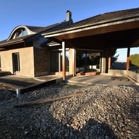 Dom na sprzedaż pow. 282 m2, dz. 39 ar Gogolin