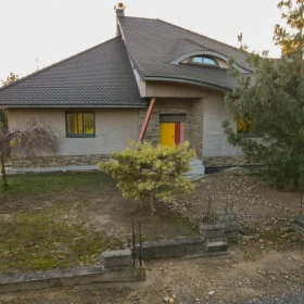 Dom na sprzedaż pow. 282 m2, dz. 39 ar Gogolin