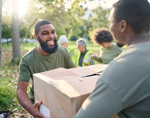 Oddam za darmo – jak szybko pozbyć się rzeczy i pomóc innym
